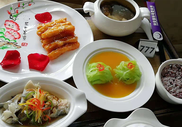 月子膳食